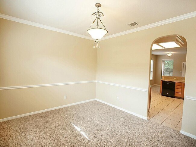 Building Photo - 21645 Forest Colony Dr
