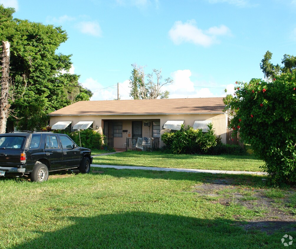 Foto del edificio - 1451 NE 108th St
