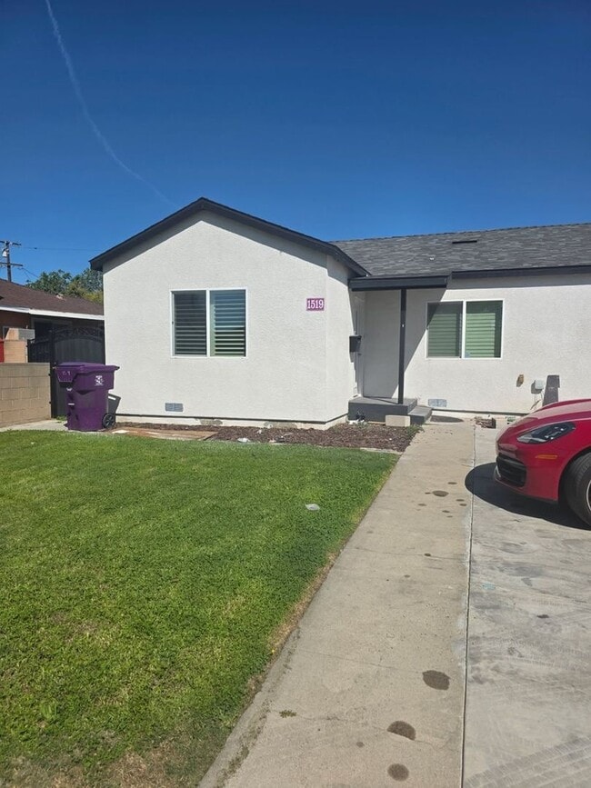 Building Photo - 1519 E Michelson St