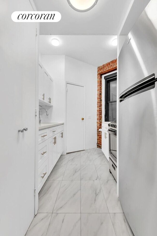 Foto del edificio - 300 W 17th St