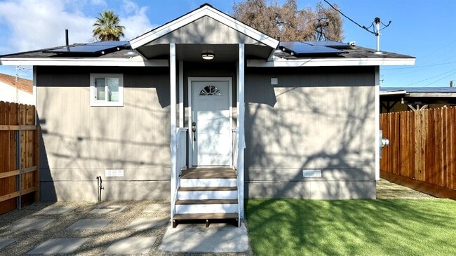 Building Photo - 10851 Hamill St