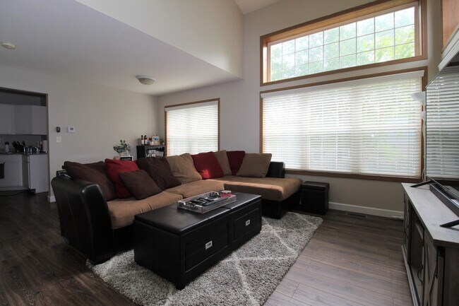 Foto del edificio - 161 Sherwood Ct