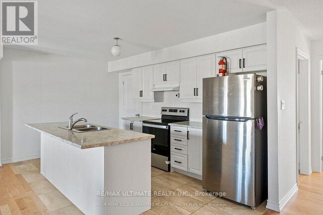 Building Photo - 15 Valleybrook Rd