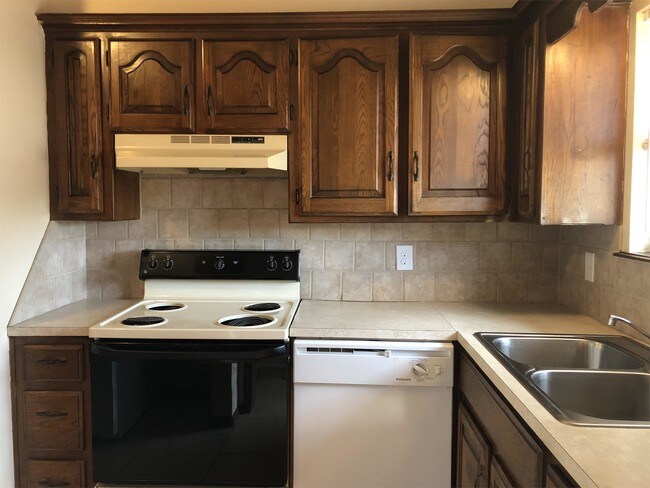 Foto del edificio - 2128 Melrose Ct