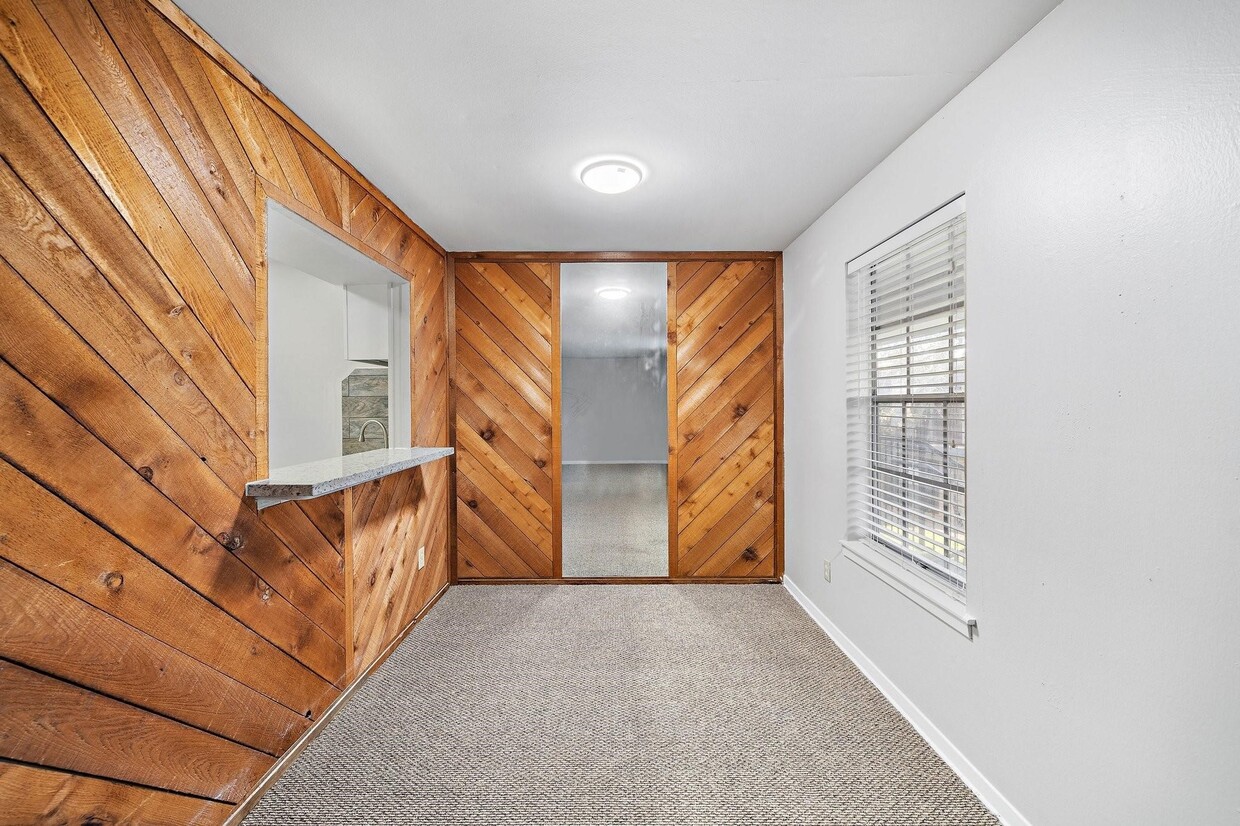 Foto principal - 9009 Gaylord Dr