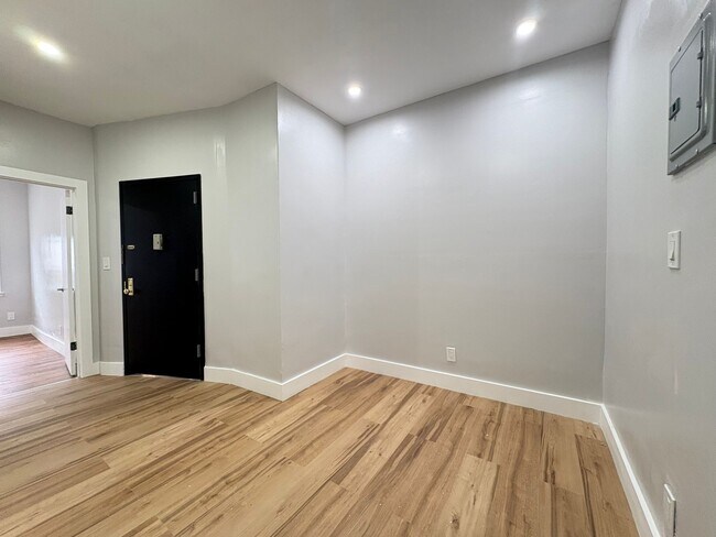 168 Avenida Océano 8 - 178 Ocean Ave