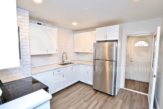 Foto del edificio - 7625 N 12th St