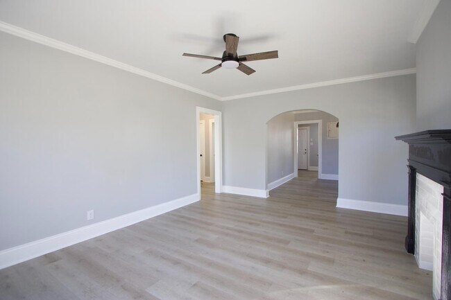 Foto del edificio - 1602 Waverly Ave