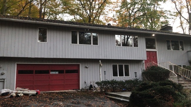 Front - 68 Windward Ln