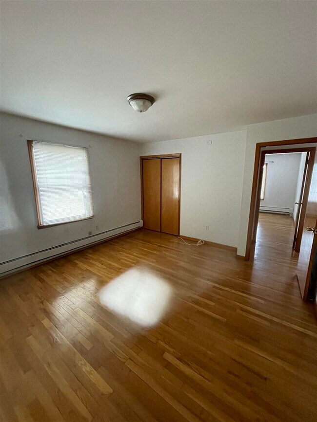 Building Photo - 516 Avenue A