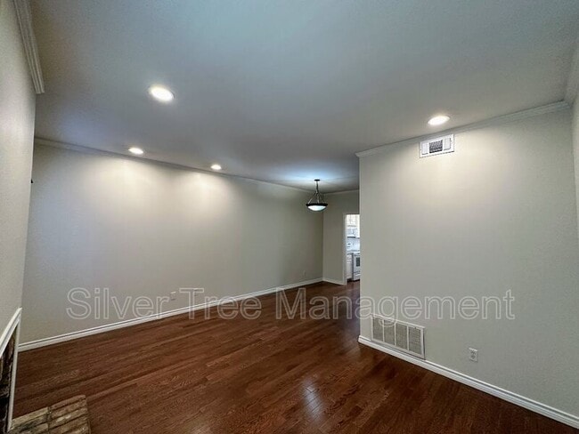 Photo - 4405 Bowser Ave Apartment