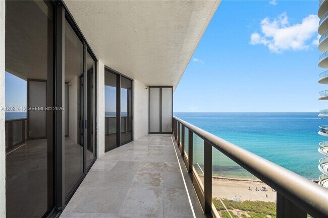 Foto del edificio - 16275 Collins Ave