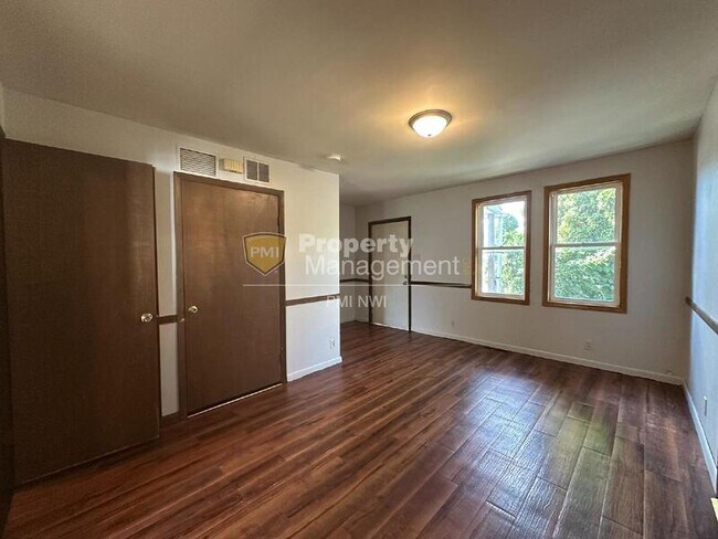 Foto del edificio - 225 Maple St