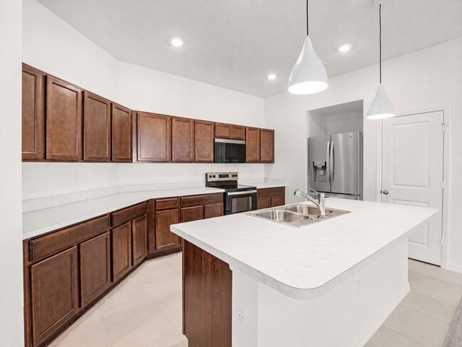 Building Photo - Brand-New Rental in Titusville!