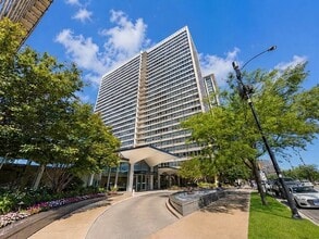 Building Photo - 3550 N Lake Shore Dr