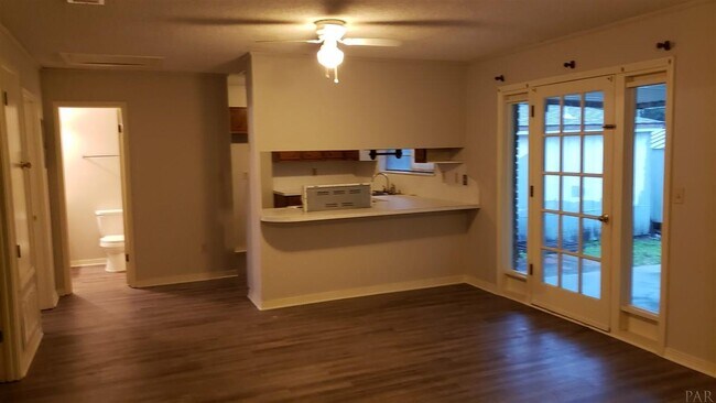 Building Photo - 301 Tower Dr