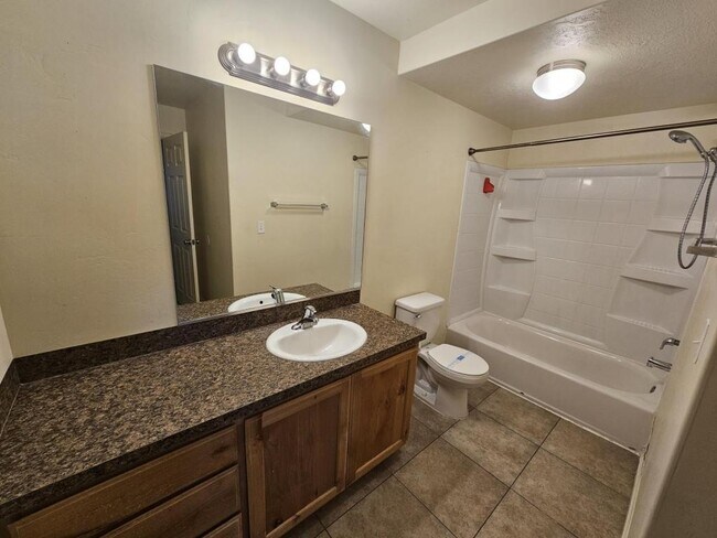 Foto del edificio - 4642 S 1900 W