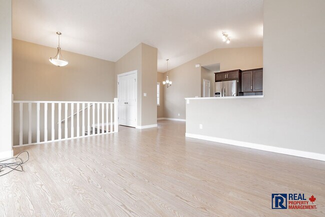 Photo du bâtiment - 8434-102AvenueKey #15
