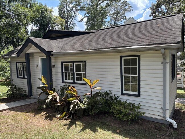 Foto del edificio - 2469 Glynn Dr SE