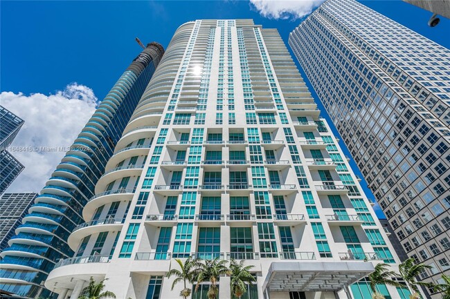 Foto del edificio - 300 S Biscayne Blvd