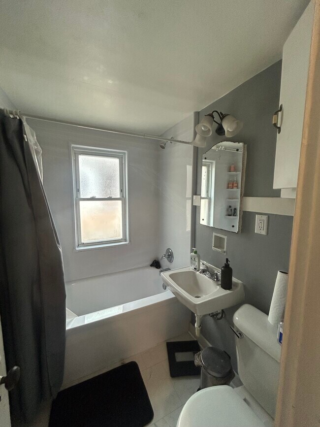 Foto del edificio - 1538 S 73rd St