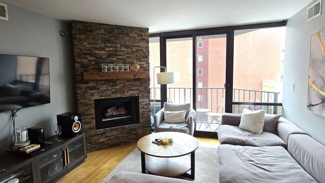 Foto del edificio - 1309 N Wells St