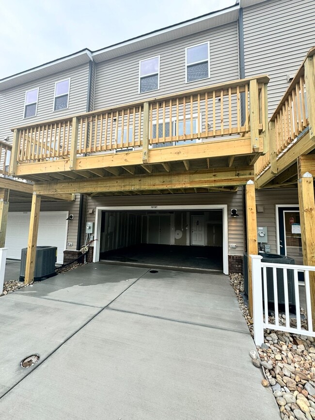 Building Photo - 10195 Blue Wing Ln