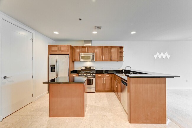 Building Photo - Panorama Towers 1