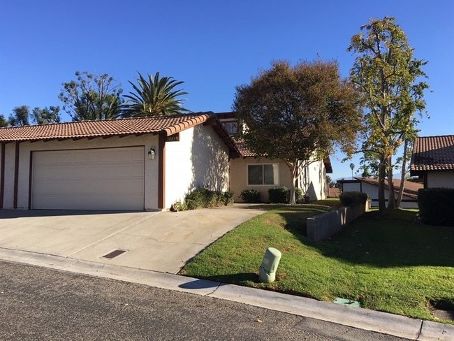Building Photo - 5083 Los Olivos Way