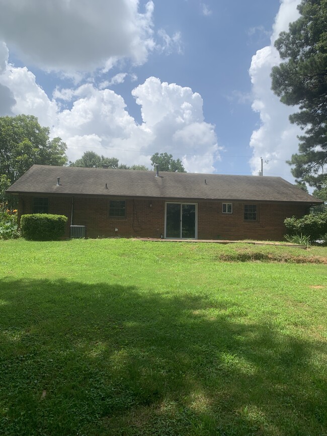 Building Photo - 5016 Merlin Dr