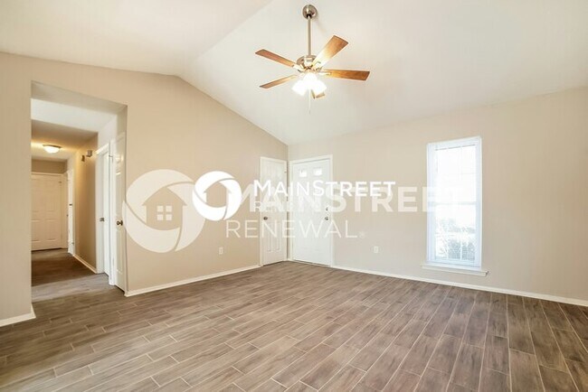 Building Photo - 3 Bedroom Pet-Friendly Home in Horn Lake, MS with Main Street Renewal