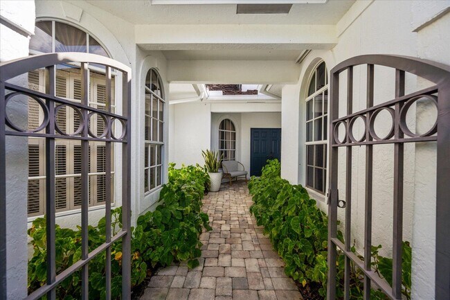 Foto del edificio - 2466 Muir Cir