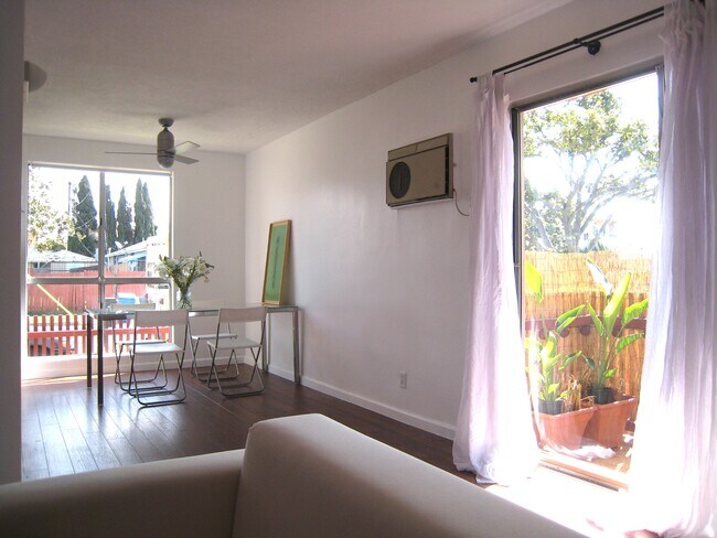 Foto del edificio - 3813 Huron Ave