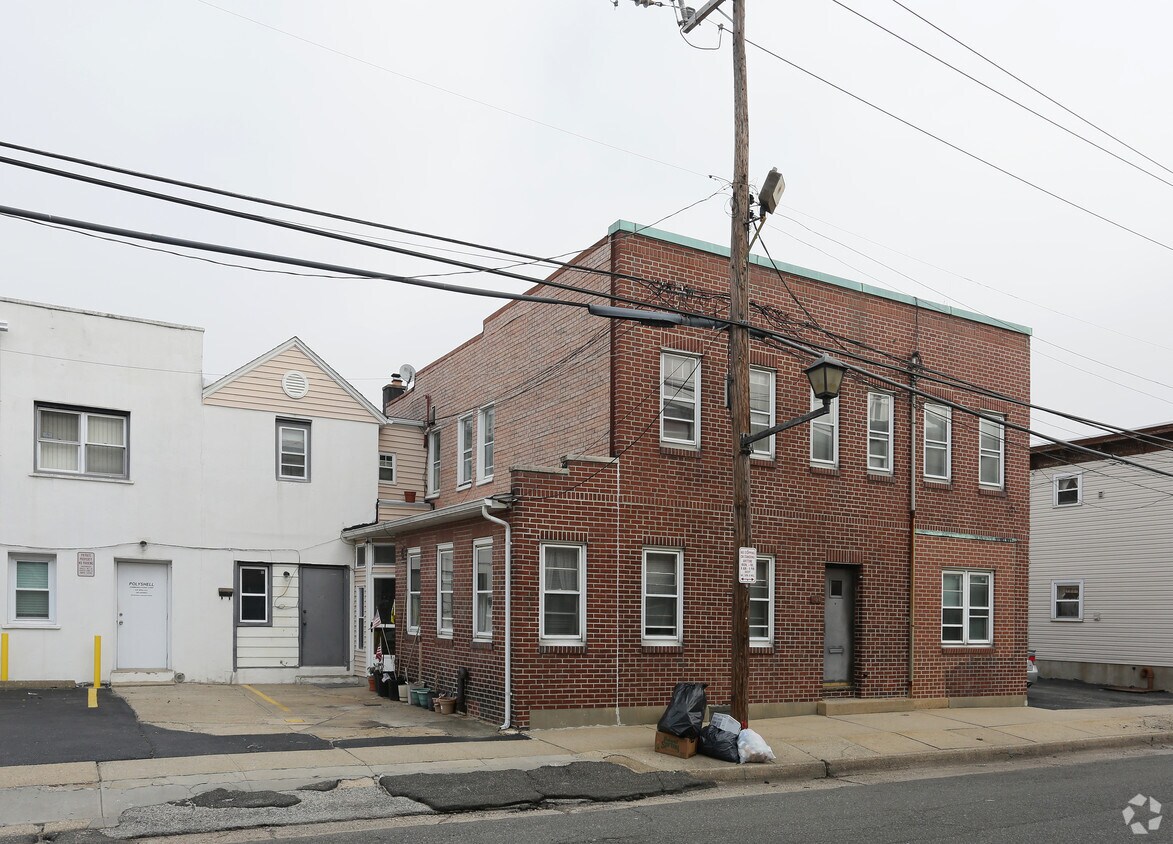 Foto del edificio - 132 Jackson Ave