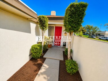 Foto del edificio - Beautiful Upgraded 3-bedroom rental home near UC Irvine with New Floors