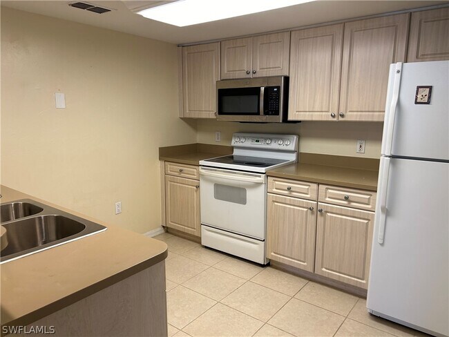 Building Photo - 1757 Four Mile Cove Pkwy