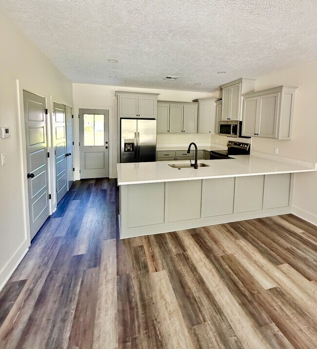 Foto del edificio - 221 W Sallier St