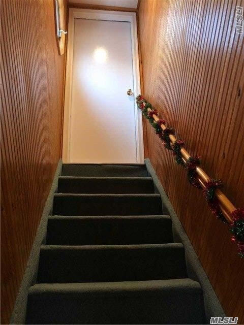 Building Photo - 245 Ribbon St