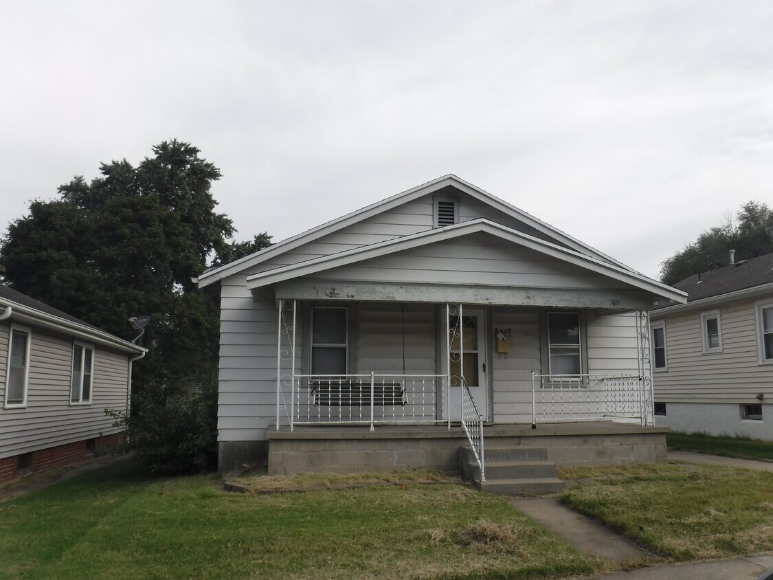 Primary Photo - 2419 Seneca St