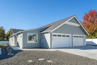 Building Photo - 4299 N Stout Ct