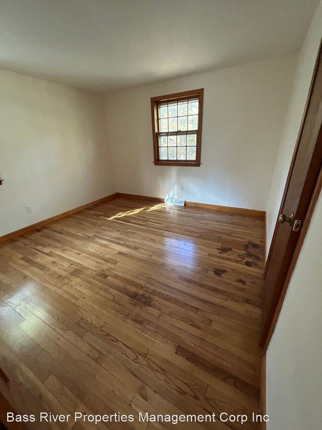 Building Photo - 3 br, 1.5 bath House - 1 Eagle Drive