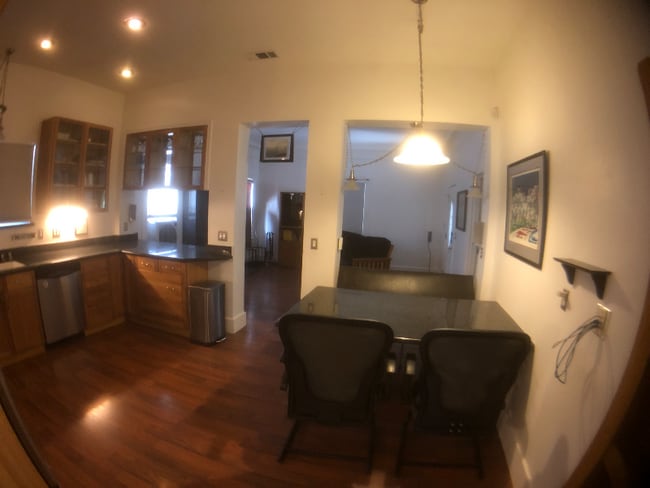 Building Photo - 1015 Beamer St