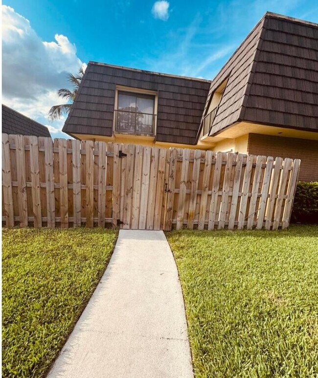 Foto del edificio - 4626 Cherry Rd