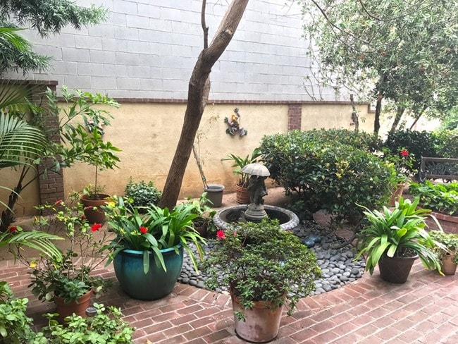 Building Photo - 1218 6th St