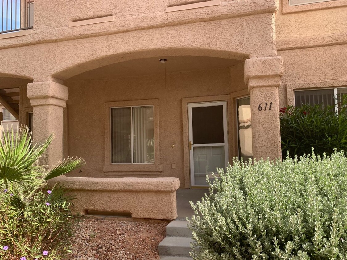 Primary Photo - Lower level Sandstone Condo