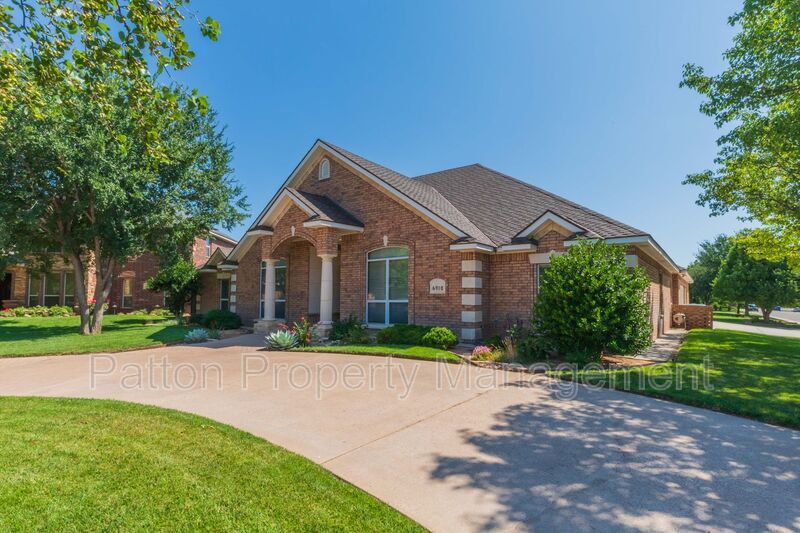 Foto principal - 6910 Logan Pl