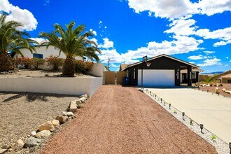 Building Photo - 3260 Silversmith Dr