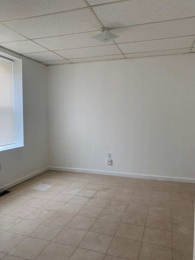 Living Room - 1389 Shawmut Pl