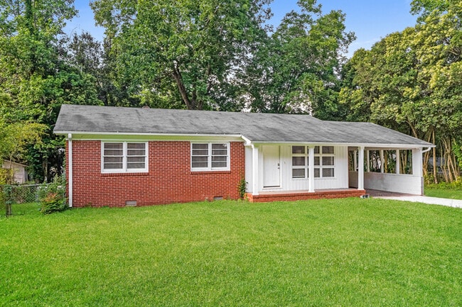 Building Photo - 310 Sunset Dr