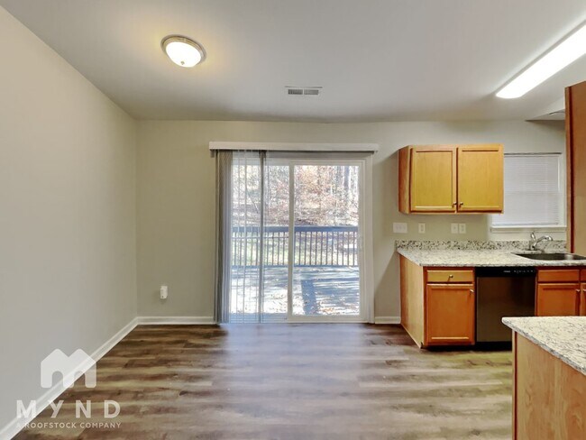 Foto del edificio - 145 Misty Spring Rd